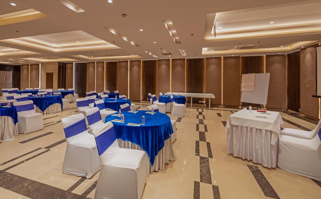 Hotel Saket 27 Нью-Дели Экстерьер фото