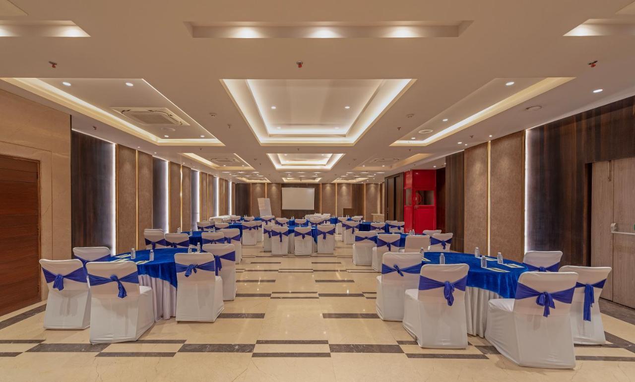 Hotel Saket 27 Нью-Дели Экстерьер фото