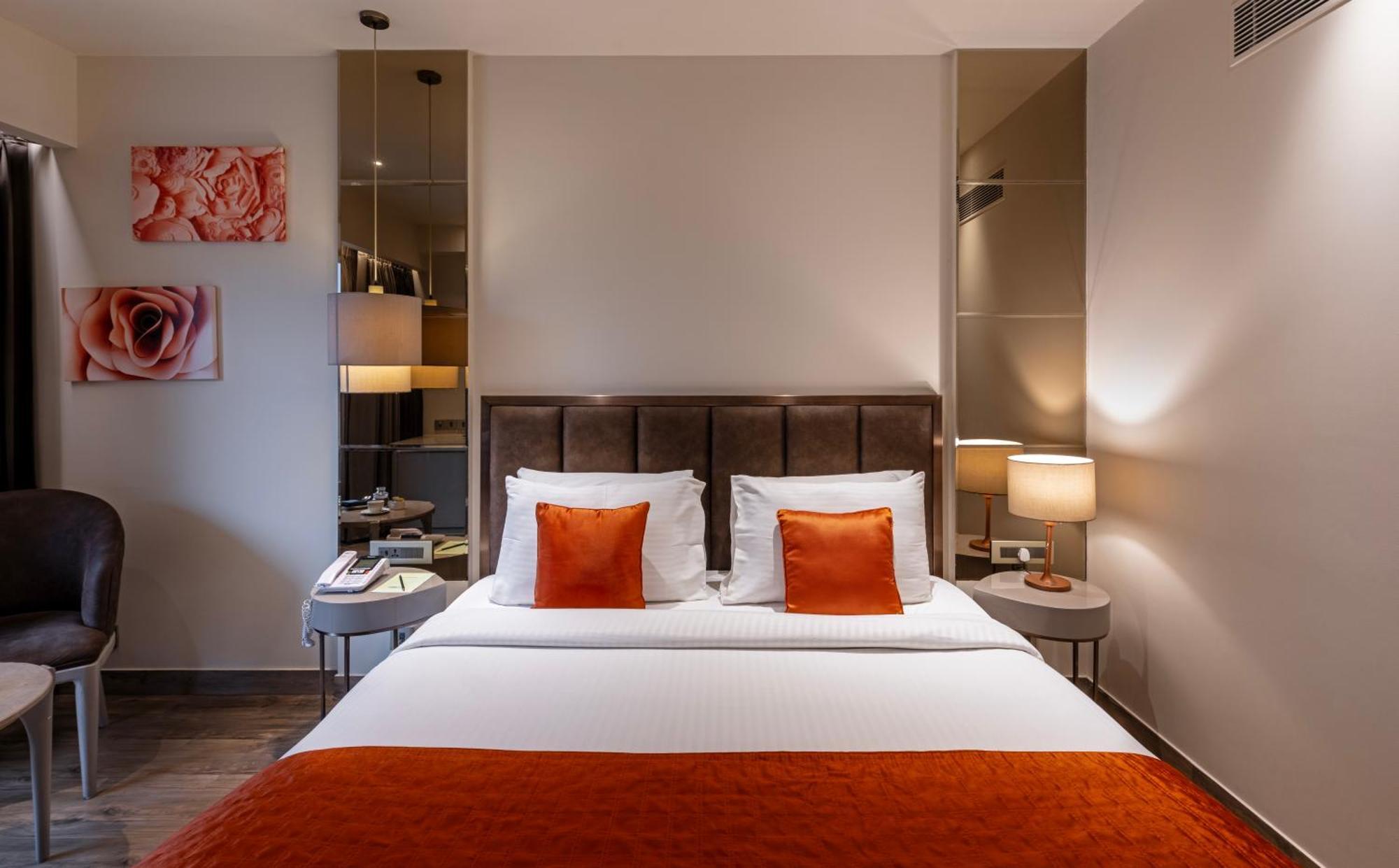 Hotel Saket 27 Нью-Дели Экстерьер фото