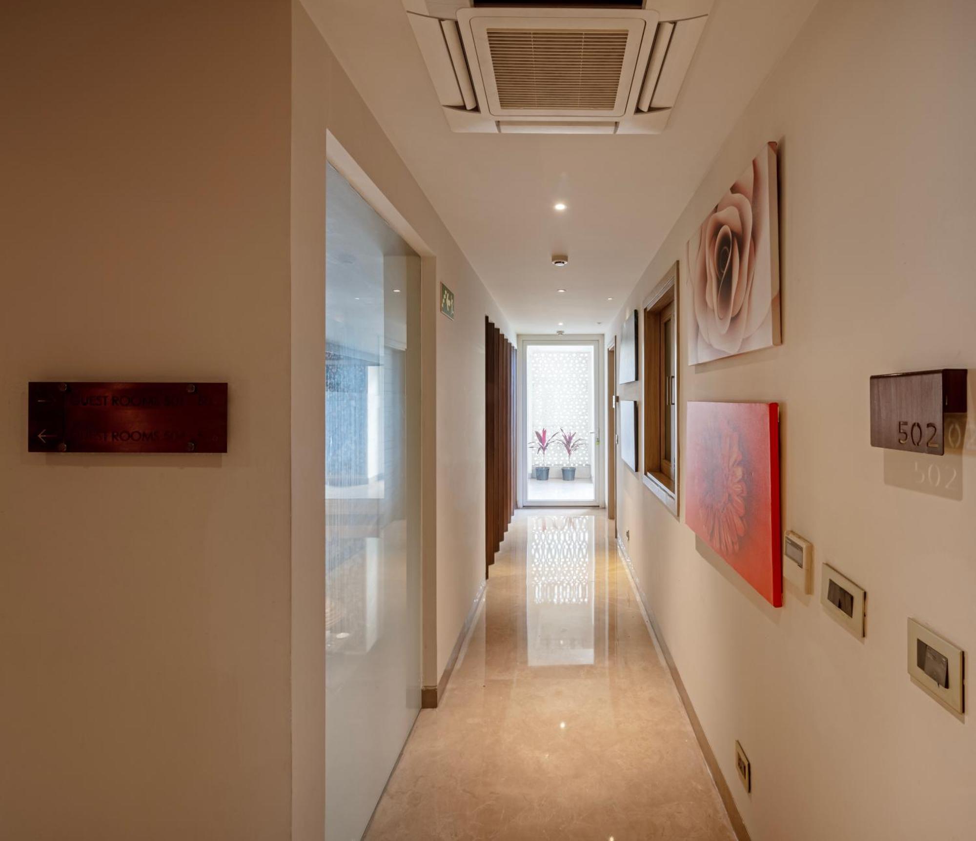 Hotel Saket 27 Нью-Дели Экстерьер фото