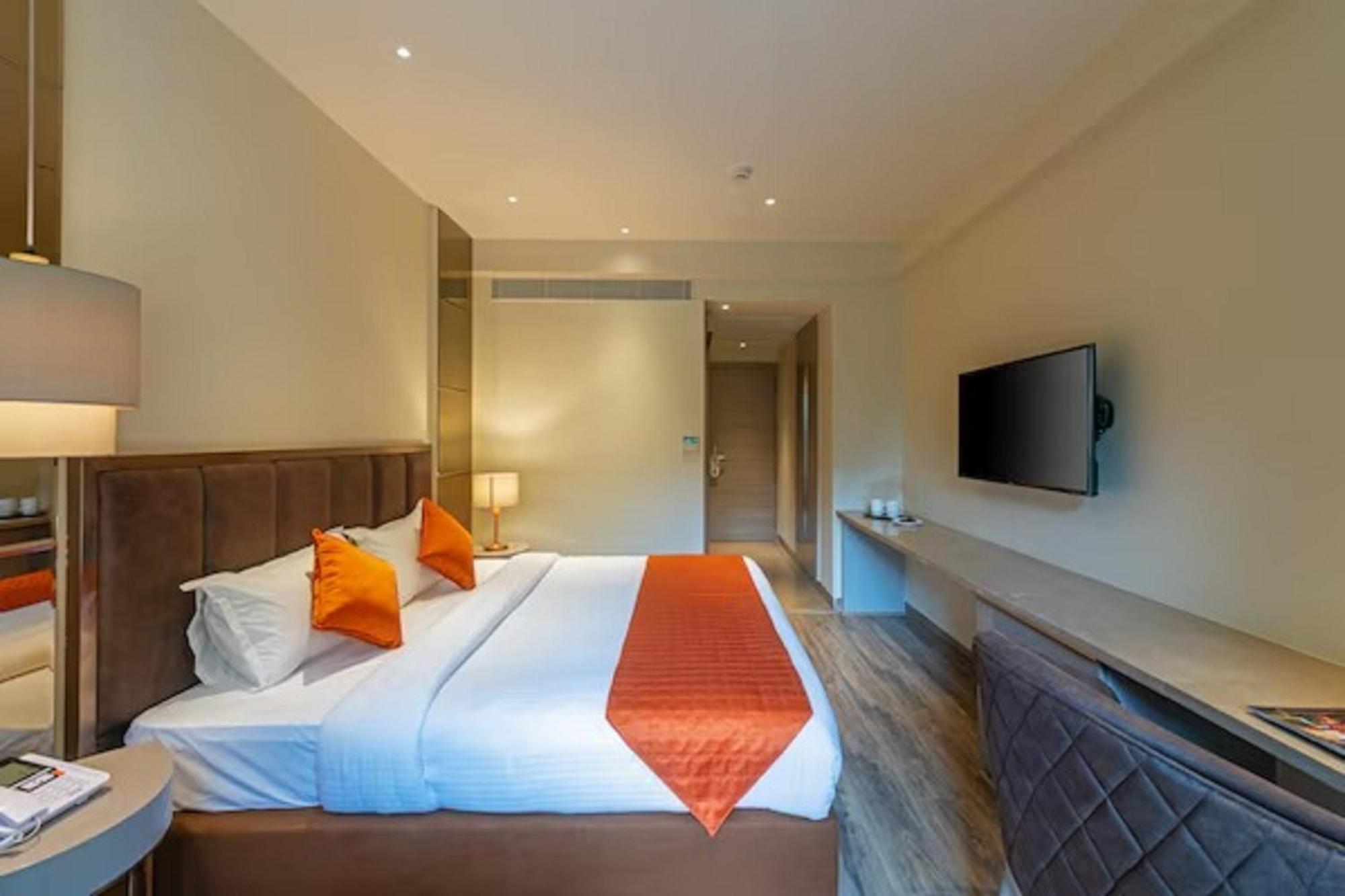 Hotel Saket 27 Нью-Дели Экстерьер фото